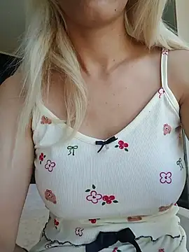 Snapshot of Sweet_xxBuse chatting on July 2026 09:26:01 AM Sweet xxBuse online show from July 2026 09:26:01 AM