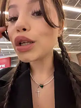 Kissy Moon online show from November 2025 03:10:02 PM