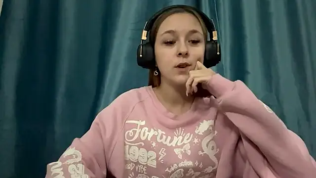 HOTBellakle online show from November 2025 03:12:01 PM