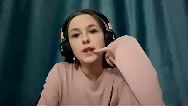 HOTBellakle online show from November 2025 03:22:02 PM