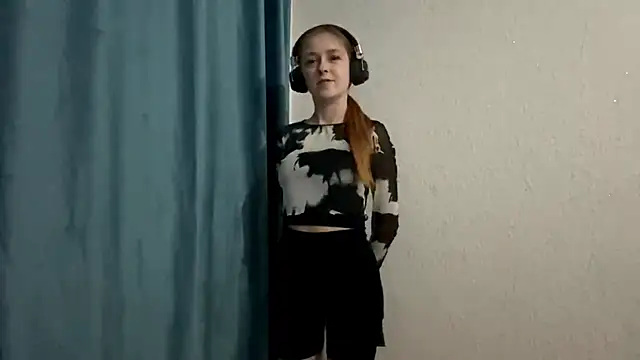 HOTBellakle online show from November 2025 03:35:01 PM