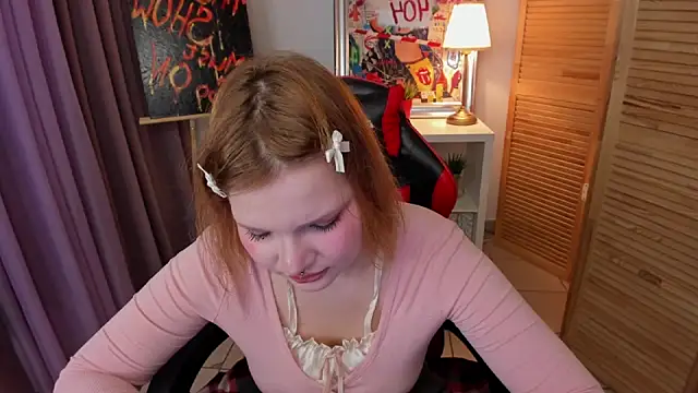 Snapshot of babyyullii chatting on November 2025 08:37:02 AM babyyullii online show from November 2025 08:37:02 AM