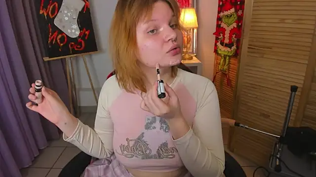 Snapshot of babyyullii chatting on December 2025 08:30:02 AM babyyullii online show from December 2025 08:30:02 AM