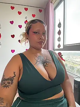 Snapshot of pinkbaddie777 chatting on February 2026 10:13:02 PM pinkbaddie777 online show from February 2026 10:13:02 PM