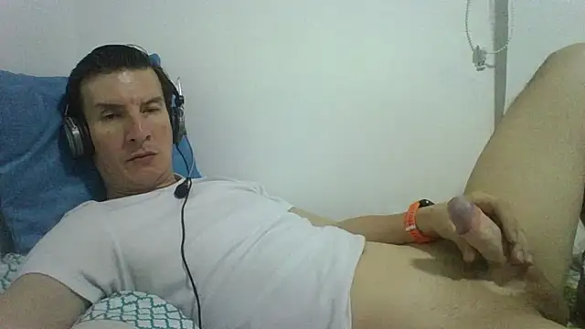 carliesexyman online show from December 2025 06:31:01 AM