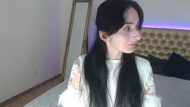 HayleyMills online show from October 2025 11:25:01 AM