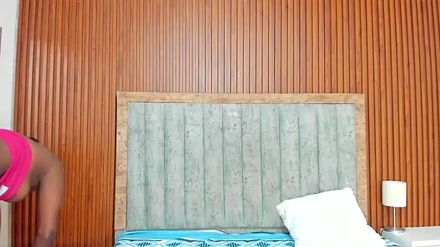 Katrina London online show from December 2025 07:53:02 PM