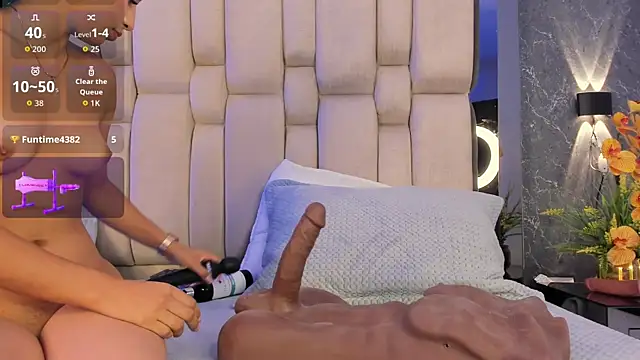 Snapshot of _Sofiewild_ chatting on April 2026 09:39:33 PM Sofiewild online show from April 2026 09:39:33 PM