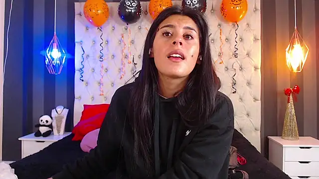 Camile Petite online show from October 2025 07:26:02 PM