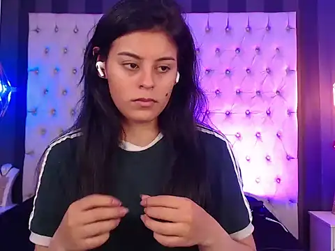 Camile Petite online show from November 2025 07:46:02 PM