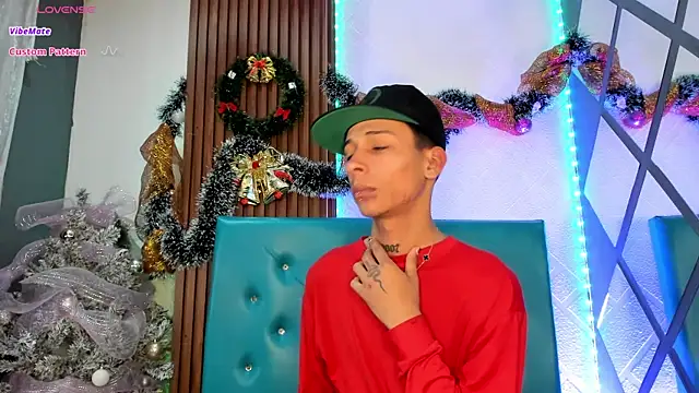 Snapshot of Max_Steell chatting on December 2025 03:35:02 AM Max Steell online show from December 2025 03:35:02 AM