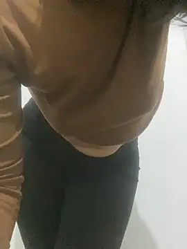 Catalina244 online show from April 2026 11:05:02 PM