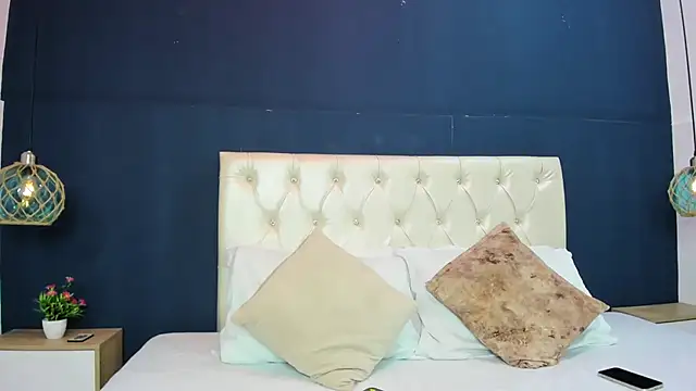 Kim Luna1 online show from December 2025 12:27:01 AM