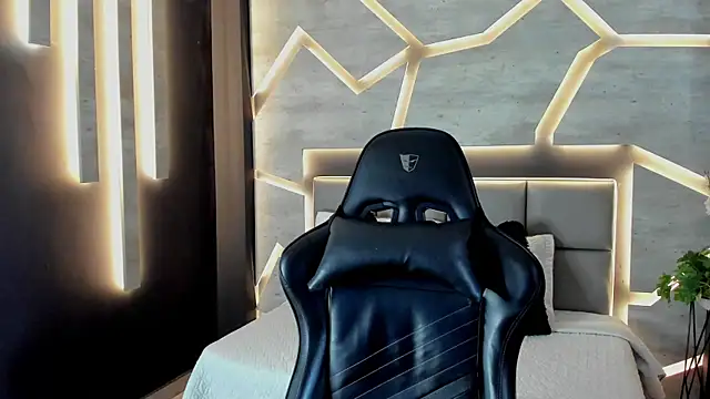 Snapshot of DakotaRussell_ chatting on February 2026 01:25:01 PM DakotaRussell online show from February 2026 01:25:01 PM