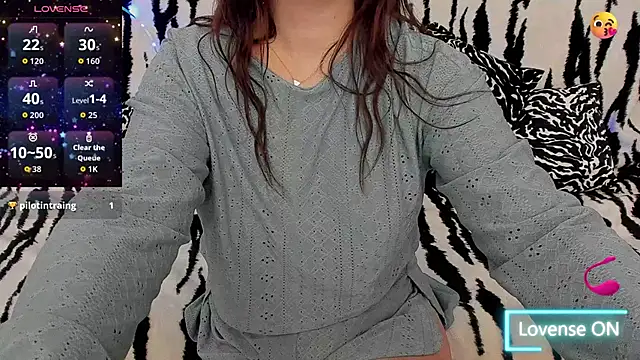 GlowMimi online show from November 2025 10:45:02 PM