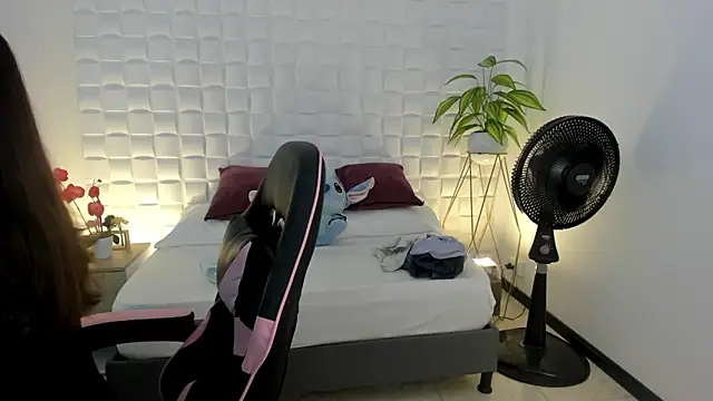 victoria 243 online show from February 2026 04:19:01 AM