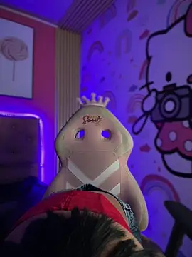 Maryana LS online show from October 2025 01:58:01 PM