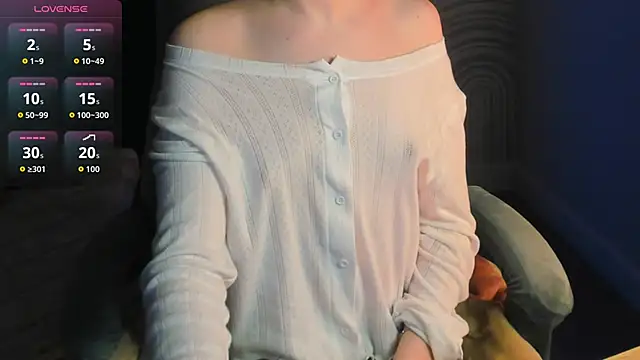 Snapshot of R_I_N_A chatting on March 2026 01:10:01 AM R I N A online show from March 2026 01:10:01 AM