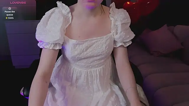 Snapshot of R_I_N_A chatting on March 2026 01:12:01 AM R I N A online show from March 2026 01:12:01 AM