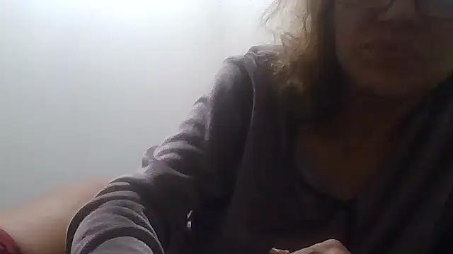 loveryvicky online show from November 2025 01:00:01 AM