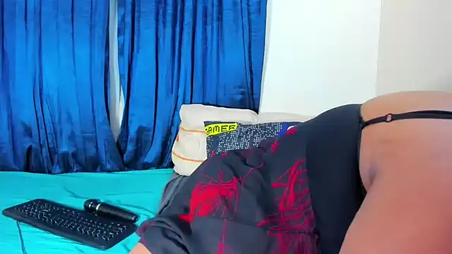 Snapshot of ThickLeeyanaXX chatting on April 2026 01:17:02 AM ThickLeeyanaXX online show from April 2026 01:17:02 AM