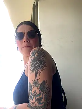 Gaby parker2 online show from October 2025 03:04:01 PM