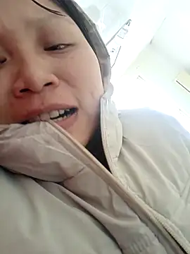 yoyo-mi online show from December 2025 03:05:01 AM