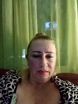 Esenia505 online show from November 2025 11:42:01 AM