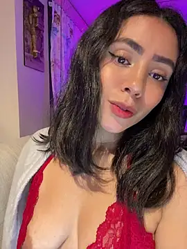 Snapshot of Sara-215 chatting on May 2026 04:31:01 AM Sara-215 online show from May 2026 04:31:01 AM