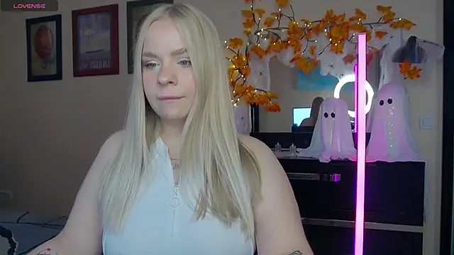 LisaCandy1 online show from October 2025 07:43:02 AM