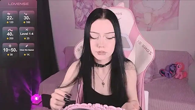Snapshot of ophelia_amber chatting on June 2026 01:11:02 AM ophelia amber online show from June 2026 01:11:02 AM