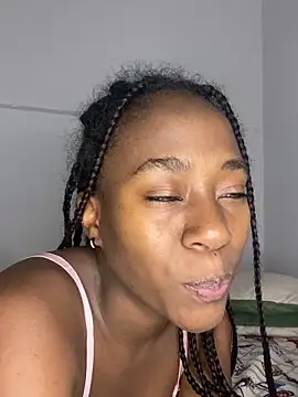 Snapshot of milarain chatting on March 2026 12:49:02 AM milarain online show from March 2026 12:49:02 AM