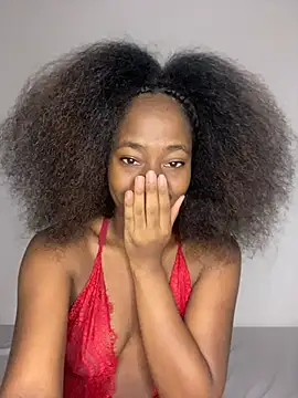 Snapshot of milarain chatting on April 2026 05:02:02 AM milarain online show from April 2026 05:02:02 AM