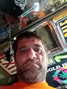 Snapshot of BigThickWhiteDickWilly chatting on May 2026 01:54:02 AM BigThickWhiteDickWilly online show from May 2026 01:54:02 AM