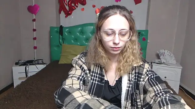 TracyLll online show from February 2026 06:08:02 AM