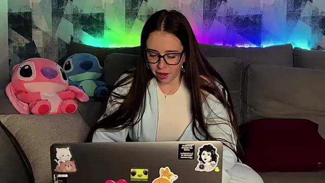 OhNicolle online show from November 2025 09:35:01 PM