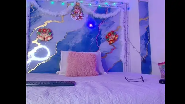 Girls from medellin online show from December 2025 03:12:01 AM