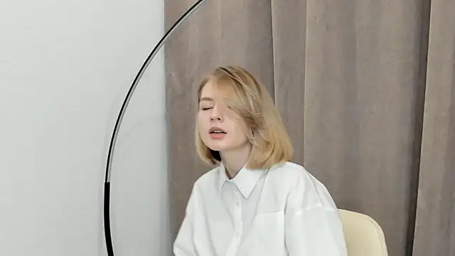 Snapshot of BaileyBernos chatting on October 2025 10:28:02 AM BaileyBernos online show from October 2025 10:28:02 AM