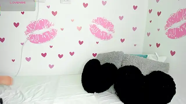 MiaAylen  online show from November 2025 08:09:01 PM