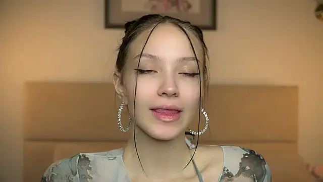 VetaManhardt online show from November 2025 08:24:02 PM