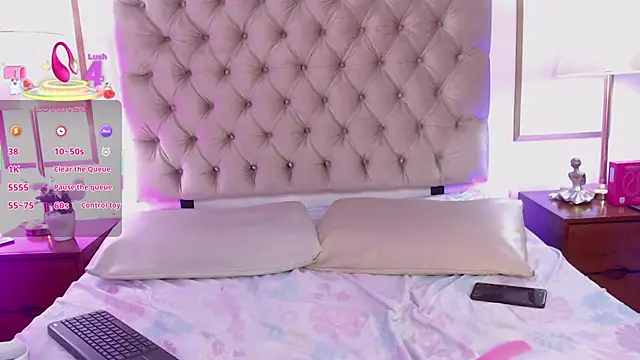 ViolettConnor-x online show from November 2025 09:25:01 PM