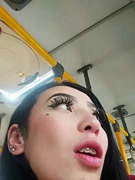 Moon And Sunn online show from December 2025 07:44:01 PM