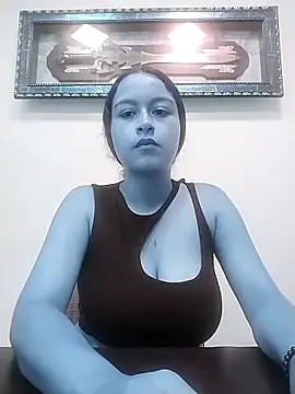 gygyfox online show from November 2025 07:29:02 PM