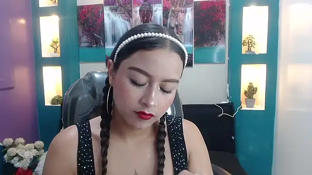 gygyfox online show from December 2025 09:43:02 PM