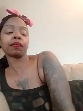 TasteTheeHoneyy online show from October 2025 08:32:01 PM