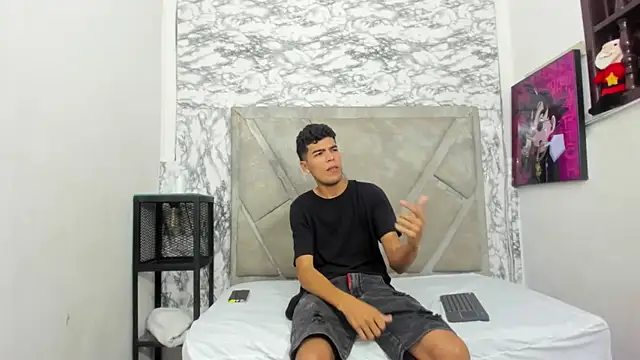 Snapshot of tomy_hotboy chatting on October 2025 06:04:02 AM tomy hotboy online show from October 2025 06:04:02 AM