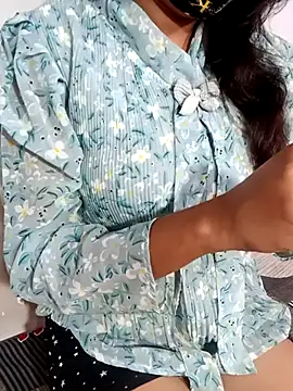 Snapshot of Manisha_is-Live chatting on November 2025 05:04:02 PM Manisha is-Live online show from November 2025 05:04:02 PM