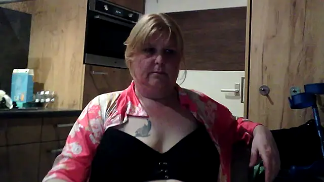 Sylviastar46 online show from March 2026 09:20:02 PM