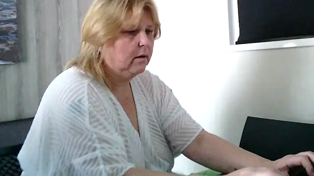 Sylviastar46 online show from March 2026 08:47:02 AM