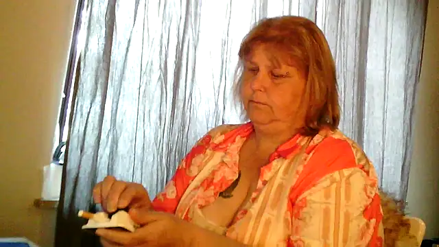 Snapshot of Sylviastar46 chatting on June 2026 07:51:02 AM Sylviastar46 online show from June 2026 07:51:02 AM